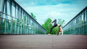 大黄点评faker，游戏态度值得尊重，但是他的人品不太行