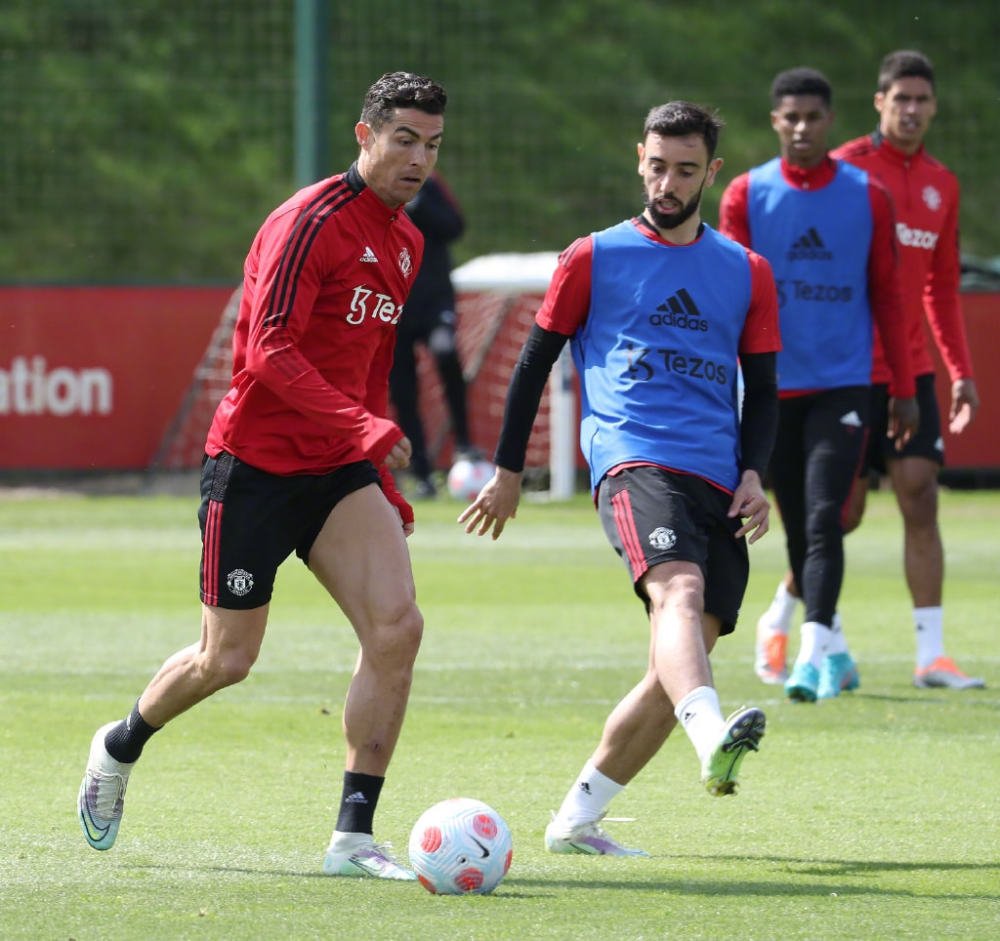 迪奥拉陷入 迪奥拉陷入